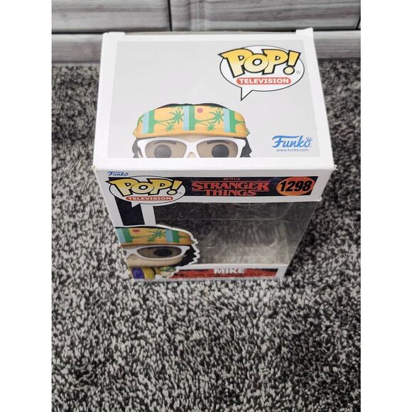 STRANGER THINGS POP! MIKE WITH SUNGLASSES #1298 #A15 - Picture 3 of 7